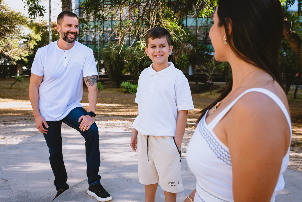 Ensaio de fotos de família na igrejinha da 307 em Brasília 