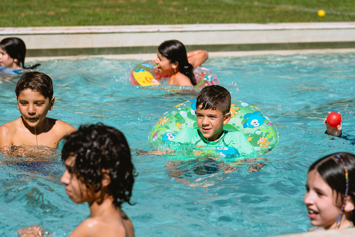 fotos de festa infantil na piscina 