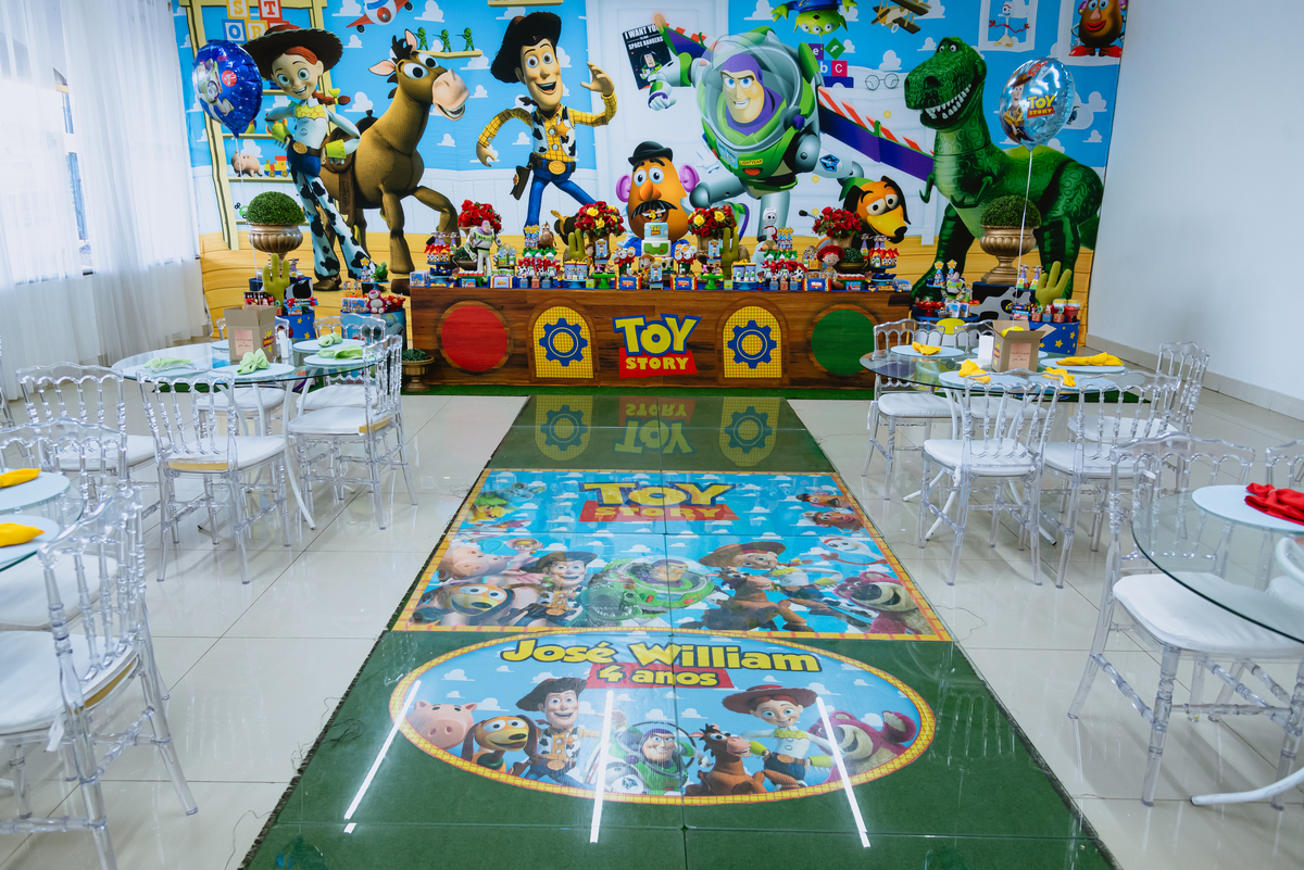 foto de festa de crianças - decoração do Toy Story - Espaço RáTimBum