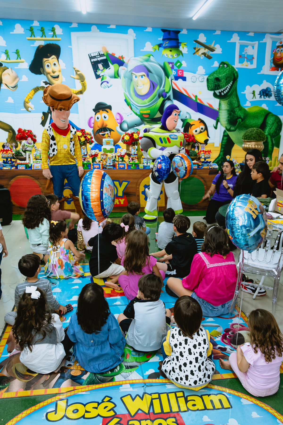 foto de festa de crianças - decoração do Toy Story - Espaço RáTimBum