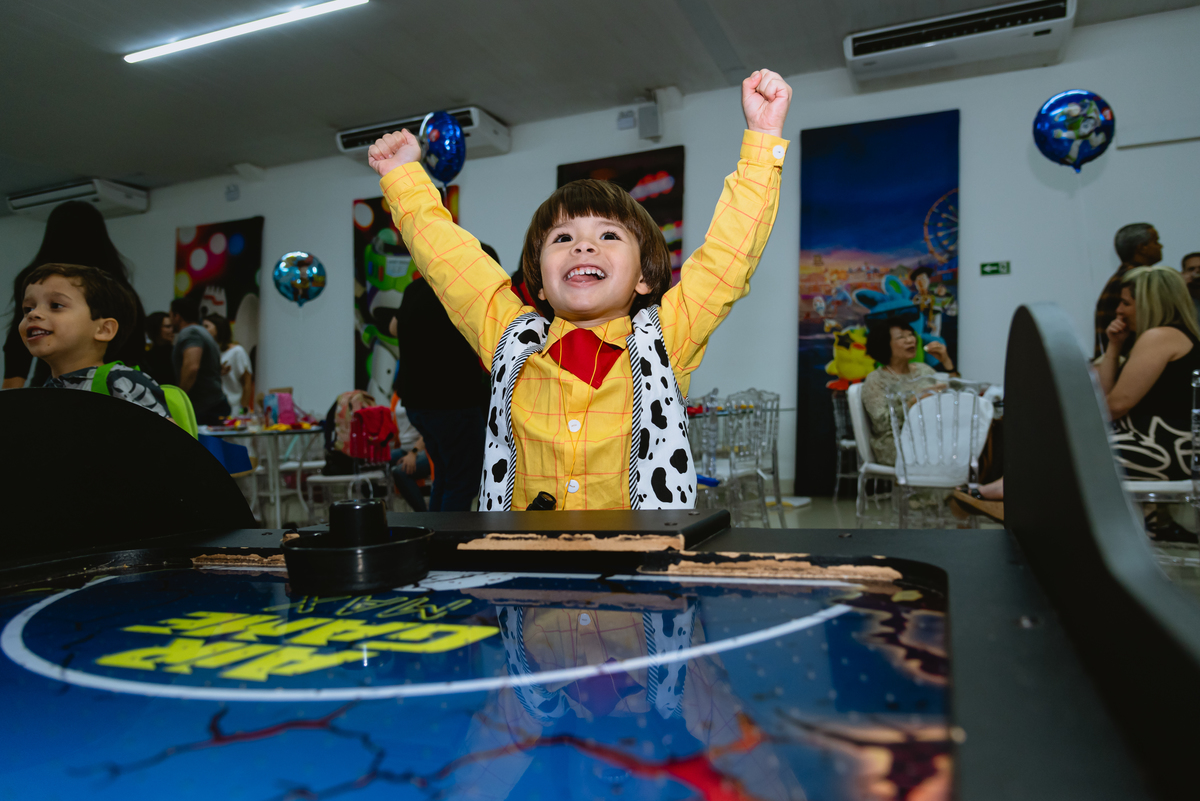 foto de festa de crianças - decoração do Toy Story - Espaço RáTimBum