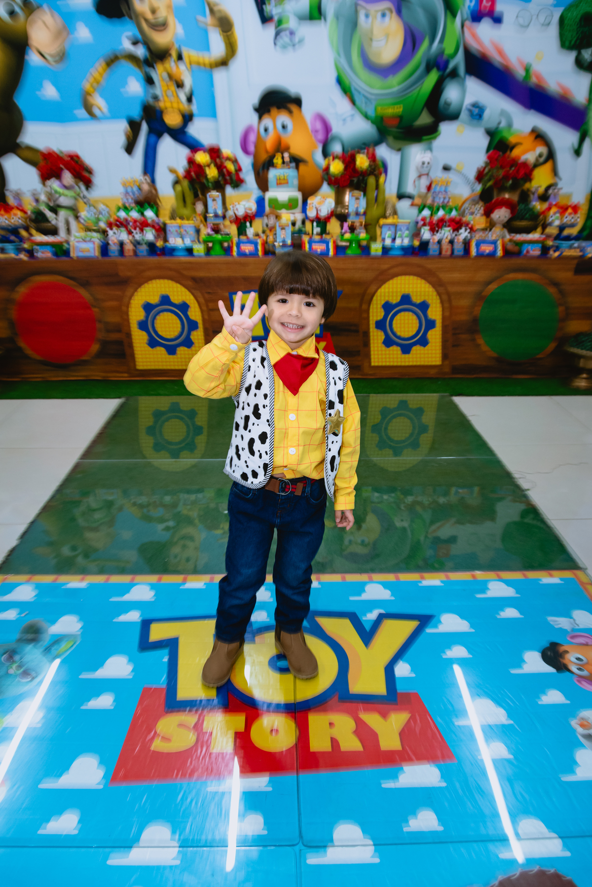 foto de festa de crianças - decoração do Toy Story - Espaço RáTimBum