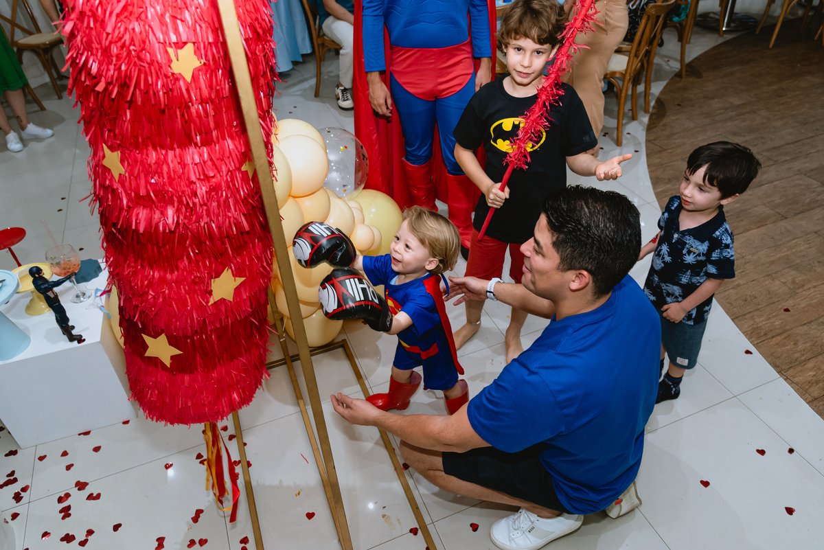 foto de festa de crianças - fotógrafo infantil - criança brincando