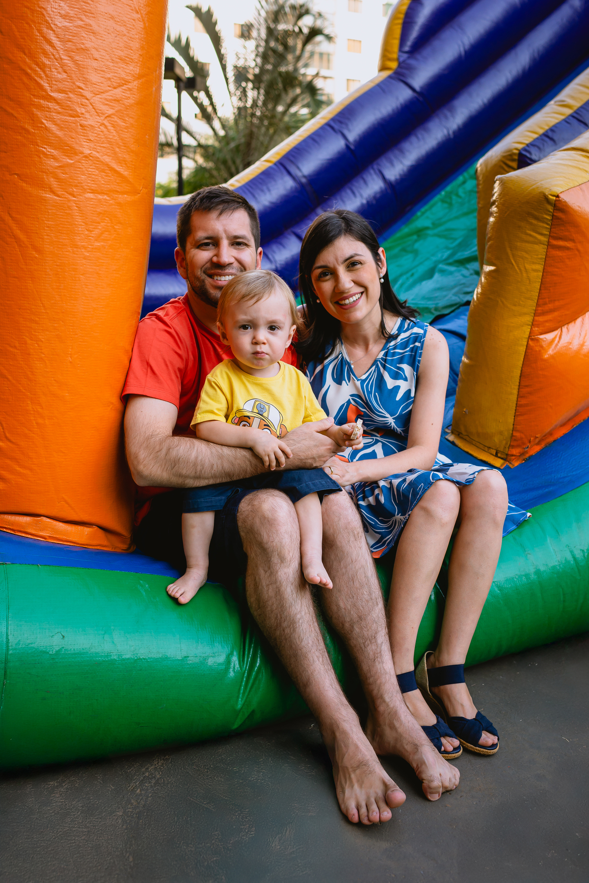 foto de festa de crianças - fotógrafo infantil - criança no pula pula