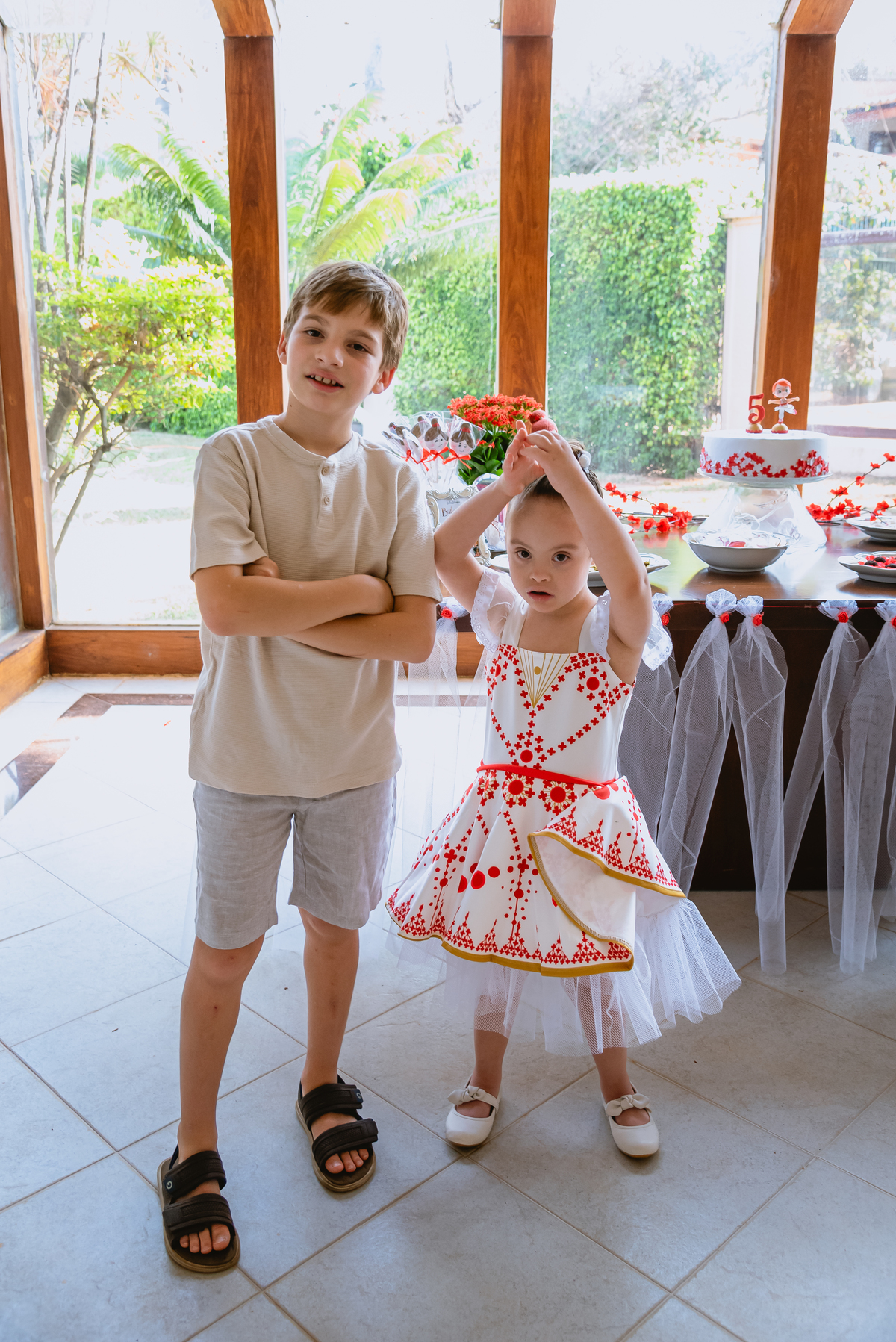 foto de festa de crianças - fotógrafo infantil - decoração de bailarina - foto de criança com down
