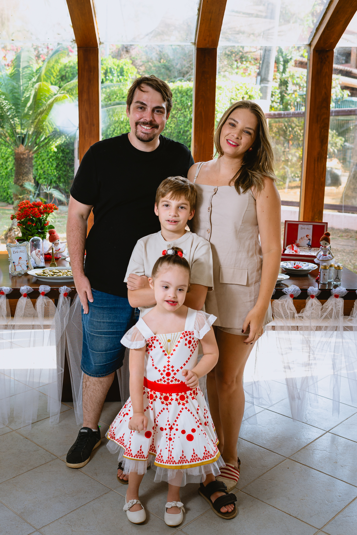 foto de festa de crianças - fotógrafo infantil - decoração de bailarina - foto de criança com down