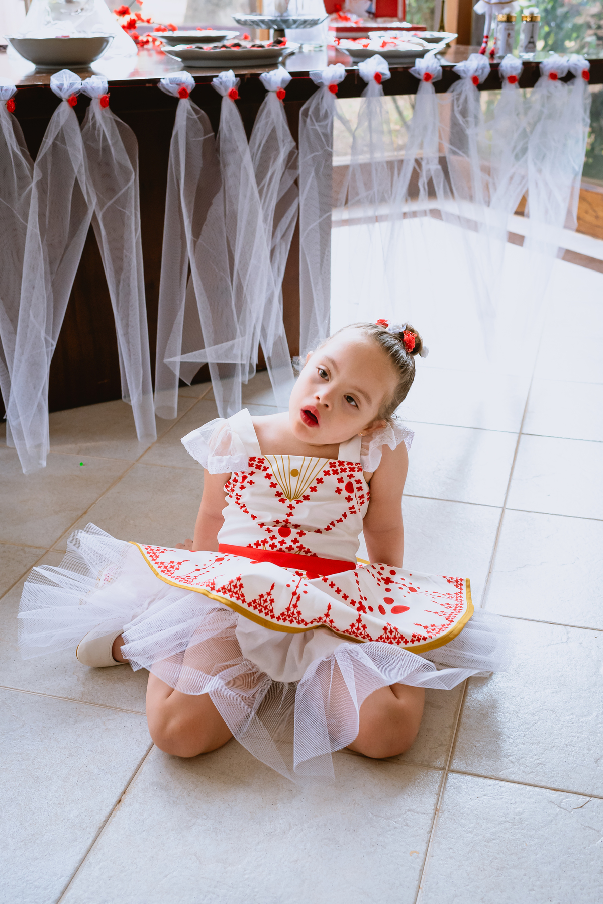 foto de festa de crianças - fotógrafo infantil - decoração de bailarina - foto de criança com down