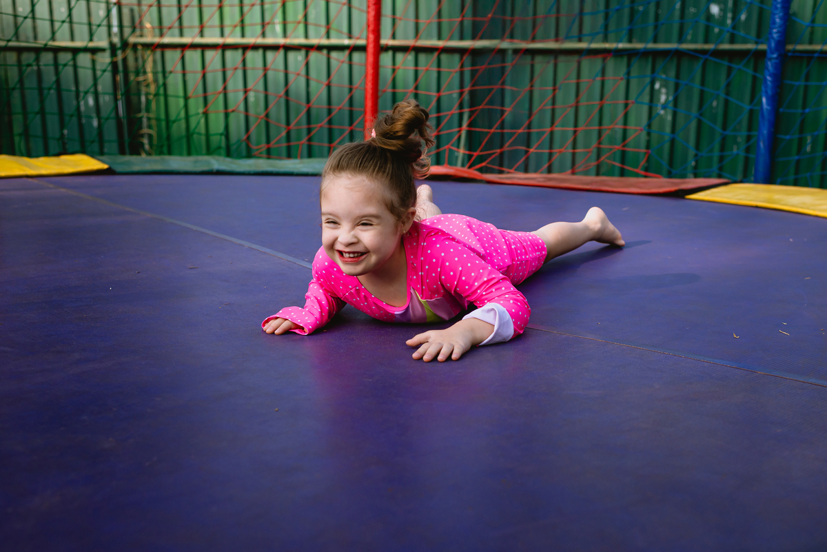 foto de festa de crianças - fotógrafo infantil - decoração de bailarina - foto de criança com down