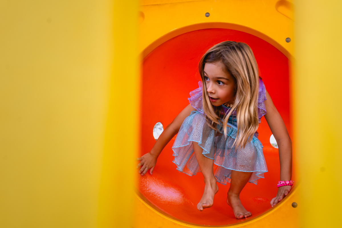 foto de festa de crianças - fotógrafo infantil - brincando com as amigas