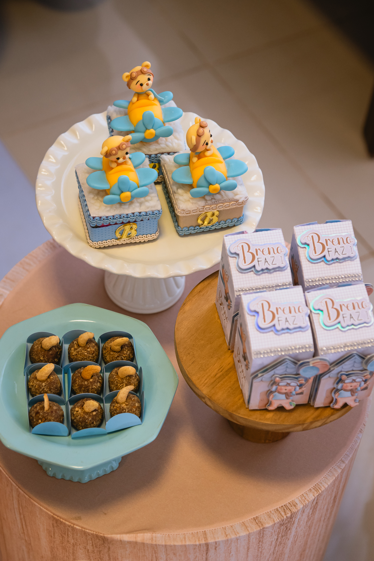 foto de festa de crianças - fotógrafo infantil - decoração de aviador - decoração DW Festas Personalizadas