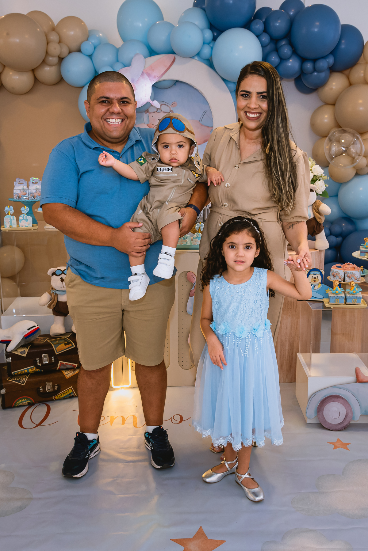 foto de festa de crianças - fotógrafo infantil - decoração de aviador - decoração DW Festas Personalizadas