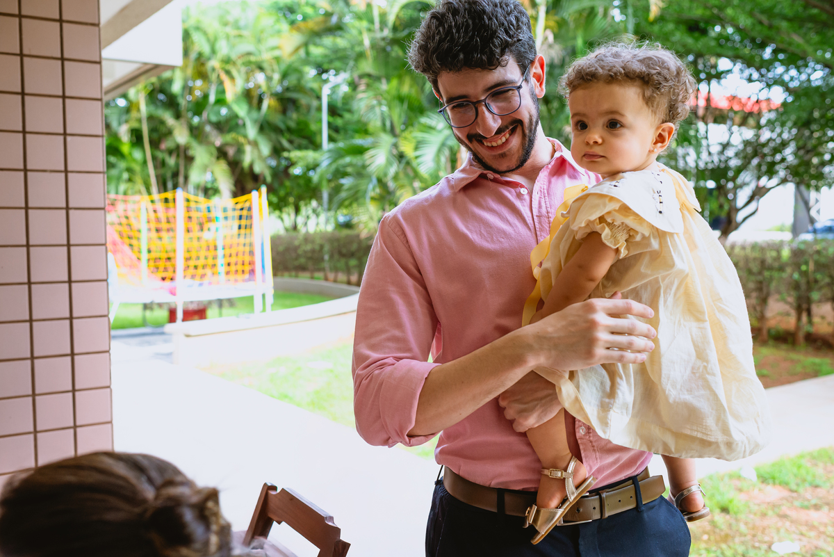 foto de festa de crianças - fotógrafo infantil - no colo do dio