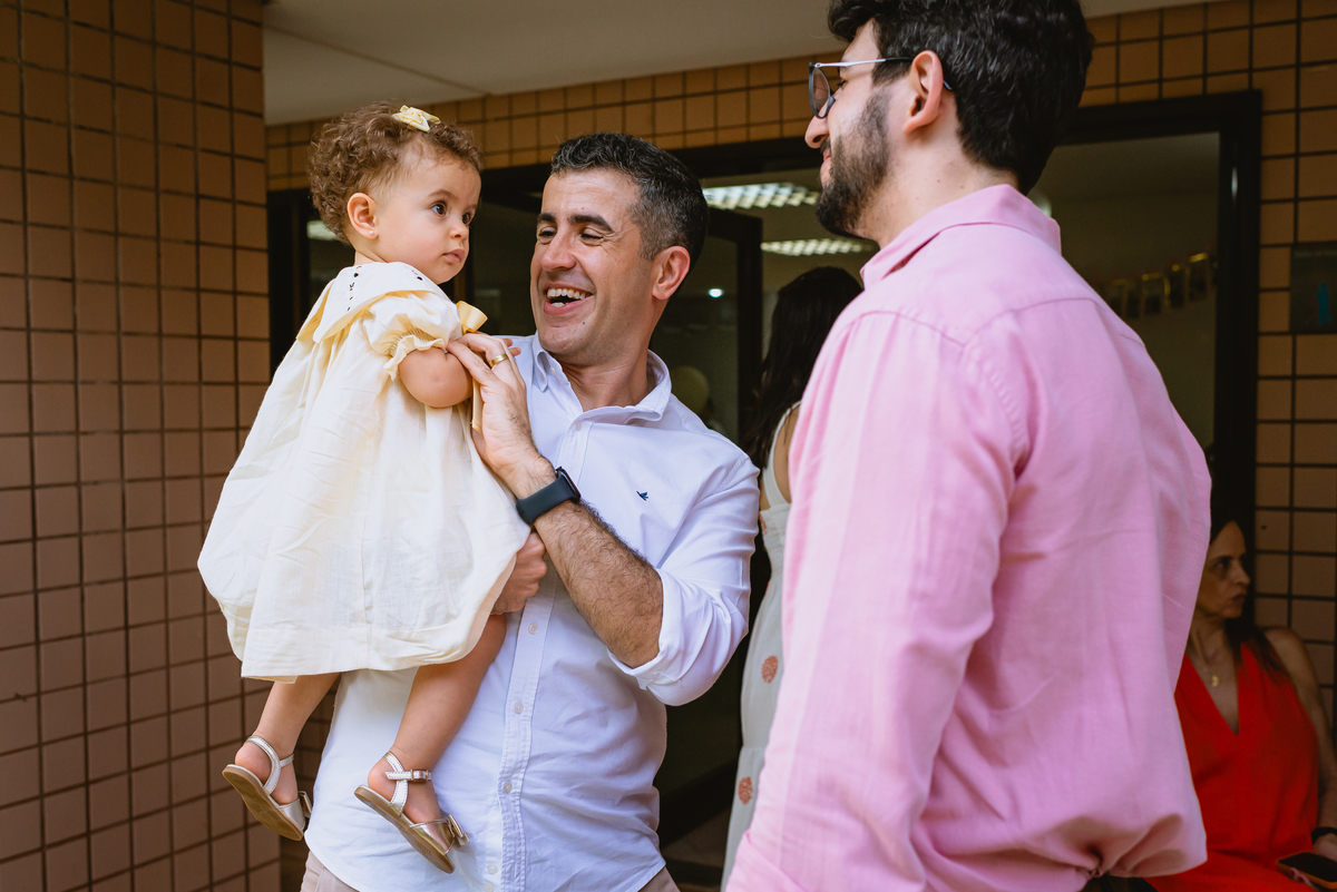 foto de festa de crianças - fotógrafo infantil - filha com o pai 