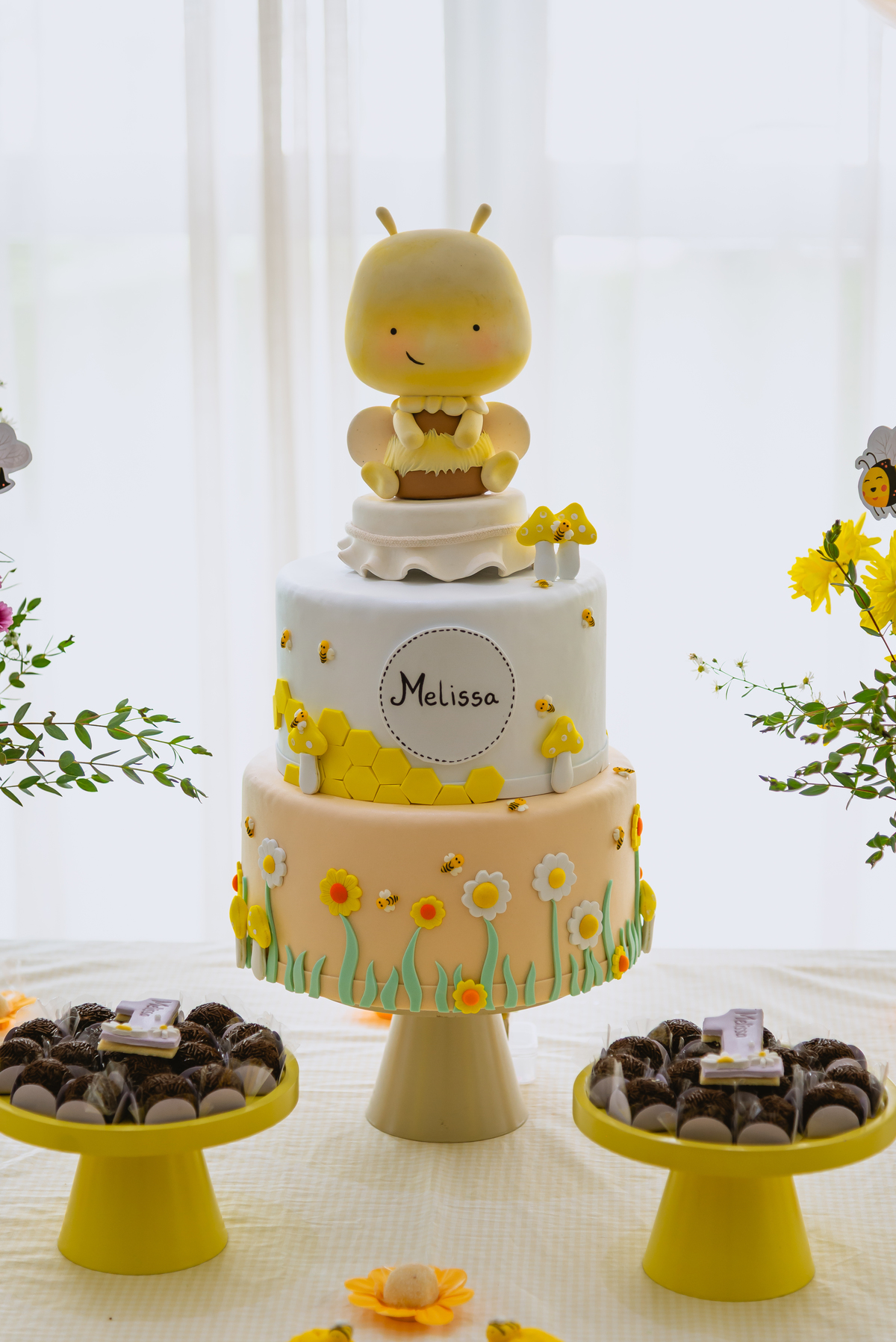 foto de festa de crianças - fotógrafo infantil - decoração - de abelha 