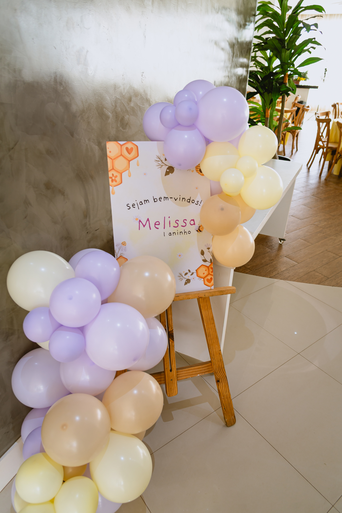 foto de festa de crianças - fotógrafo infantil - decoração - de abelha 