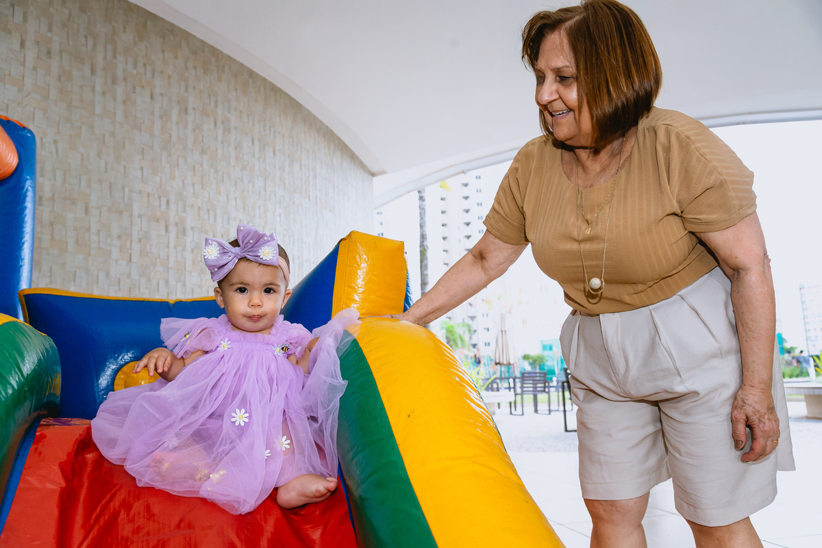 foto de festa de crianças - fotógrafo infantil - neta e vó