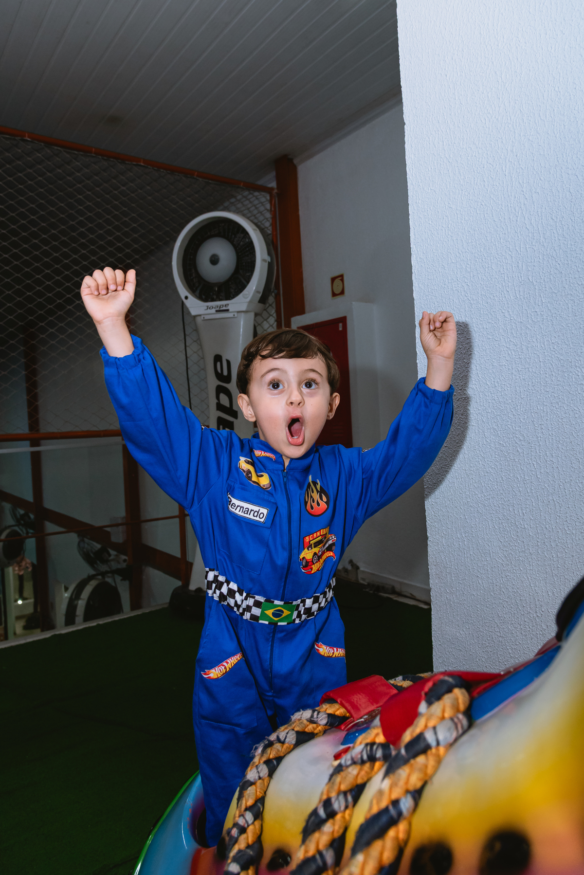 foto de festa de crianças - fotógrafo infantil - brincando com amigos