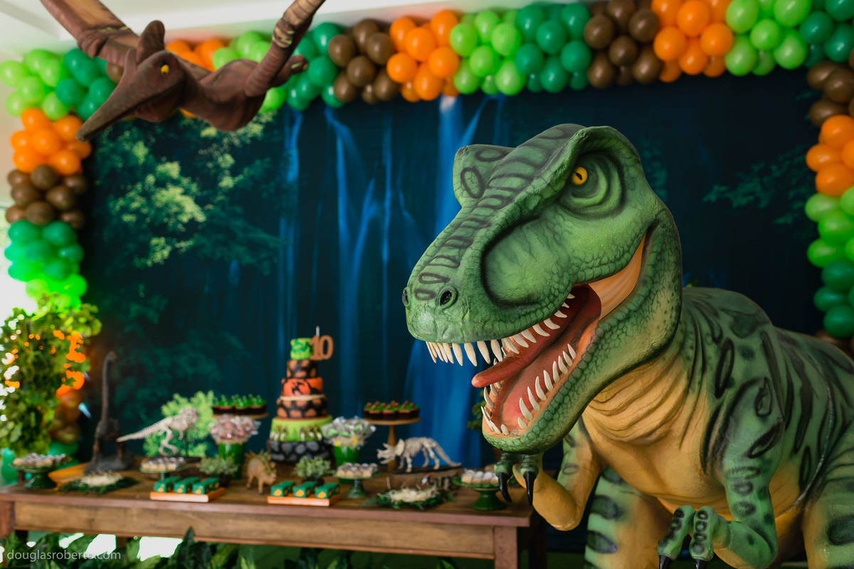 decoração de festa infantil de dinossauro