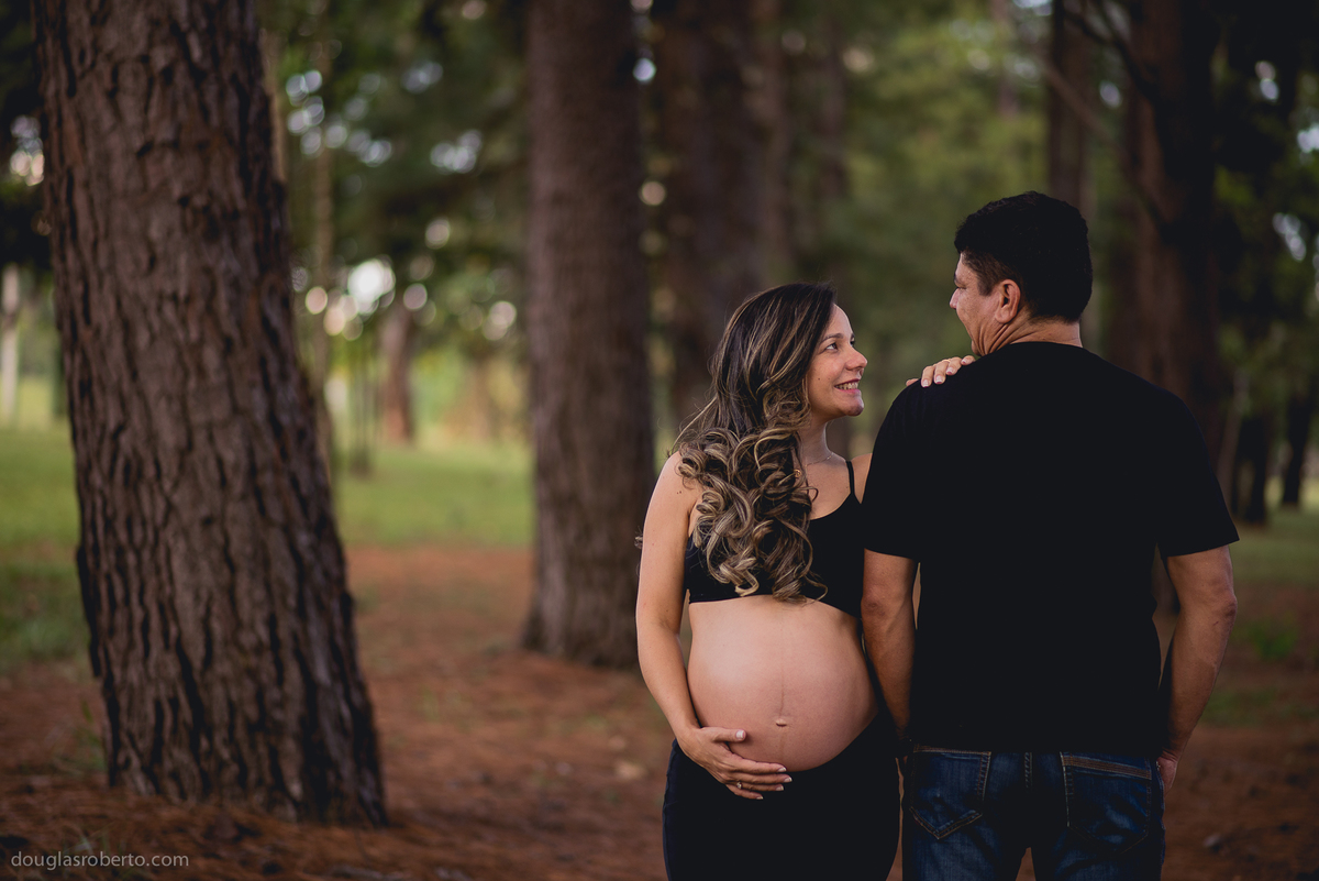 ensaio-de-gestante-fotos-de-gravida-fotografo-para-gestante-fotografo-de-brasilia-douglas-mendes-roberto-fotografo-de-familia-gestante-douglas-roberto-fotografia-fotos-de-familia-crianca