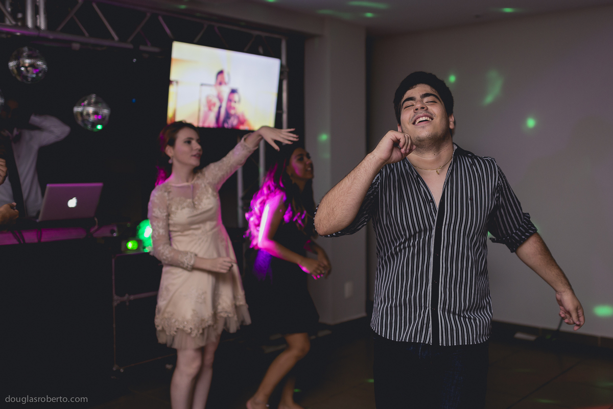 Festa de 15anos da Ana Carolina que aconteceu na Paróquia Militar de São Miguel Arcanjo e Santo Expedito  | Douglas Roberto Fotografia | Brasília 2016