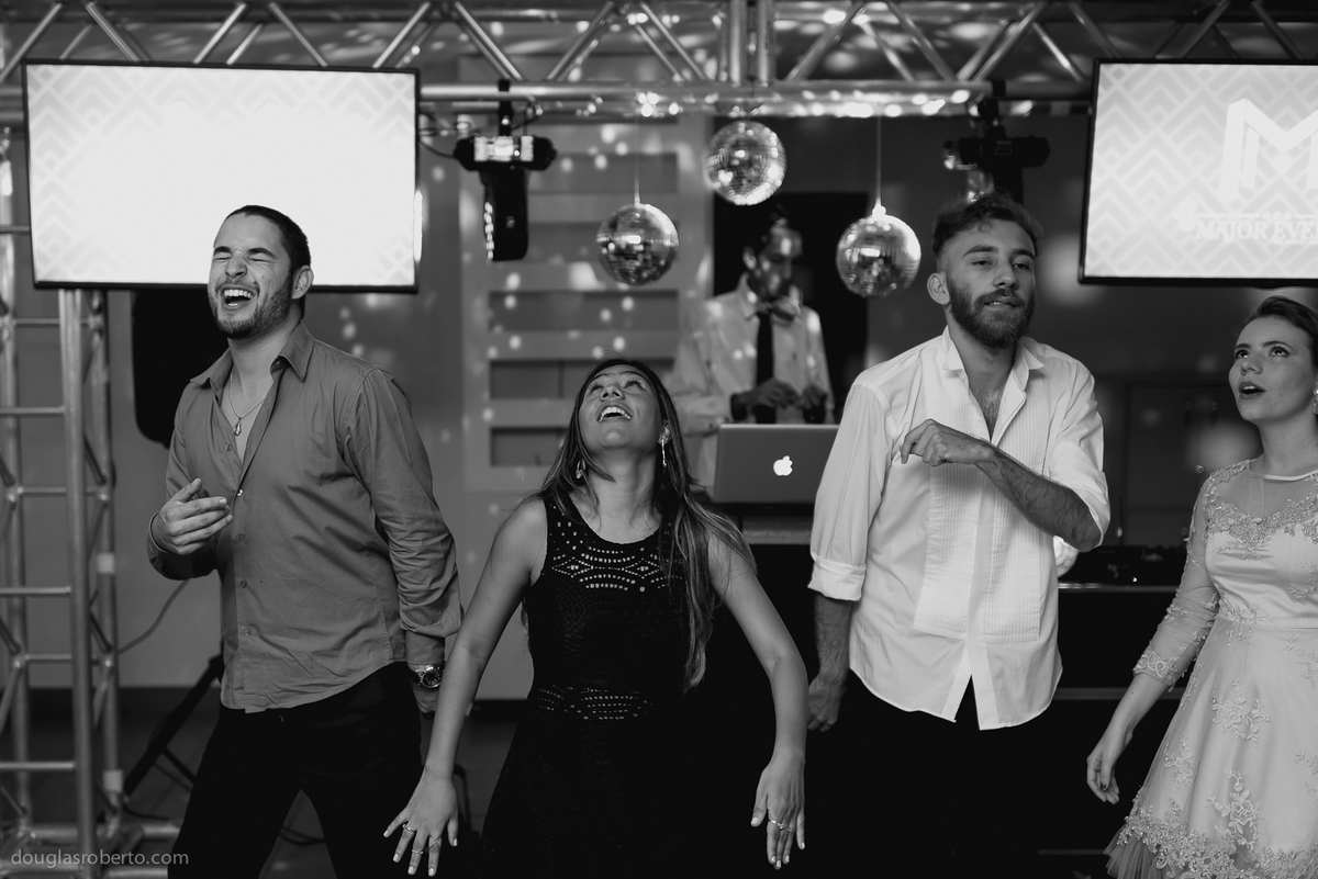 Festa de 15anos da Ana Carolina que aconteceu na Paróquia Militar de São Miguel Arcanjo e Santo Expedito  | Douglas Roberto Fotografia | Brasília 2016