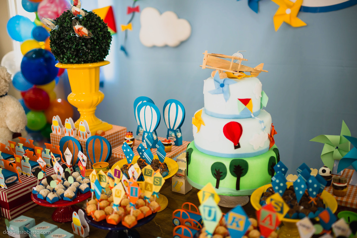 mesa de bolo de festa infantil 