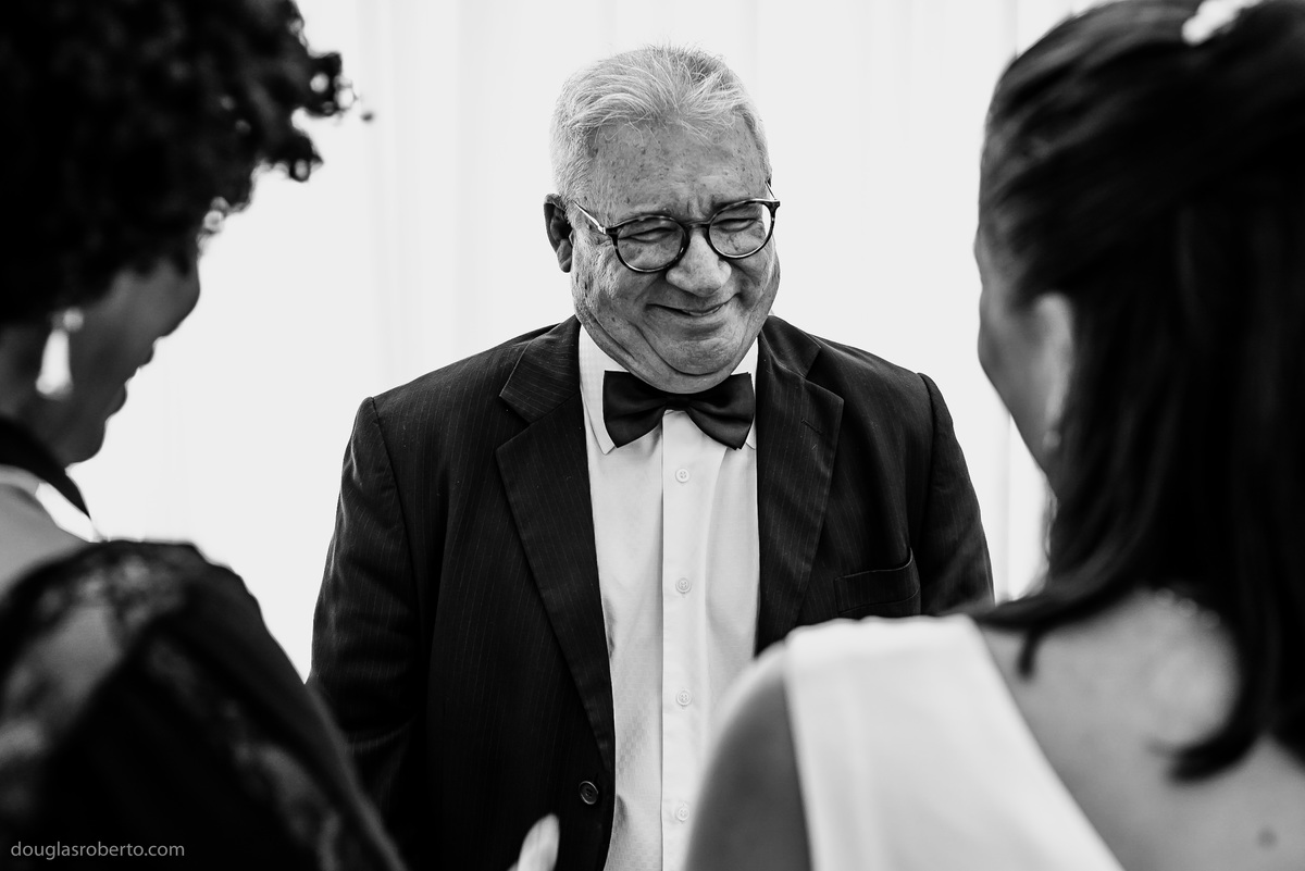 noivo se emocionando