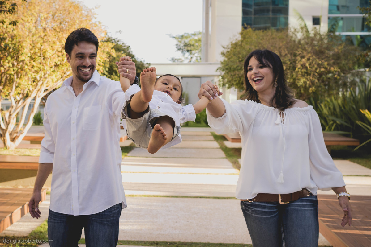 Ensaio família Suzan, Ricardo e Raphael, comemorando o aniversário de 1 ano do Raphael. Realizado em Brasília-DF, em abril de 2016.