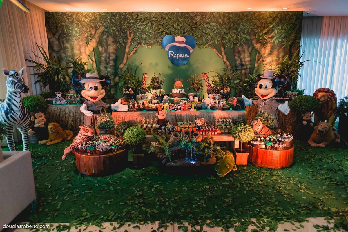 Festa Infantil Raphael Aniversário de 1 ano, realizado em Brasília-DF. Tema Safari