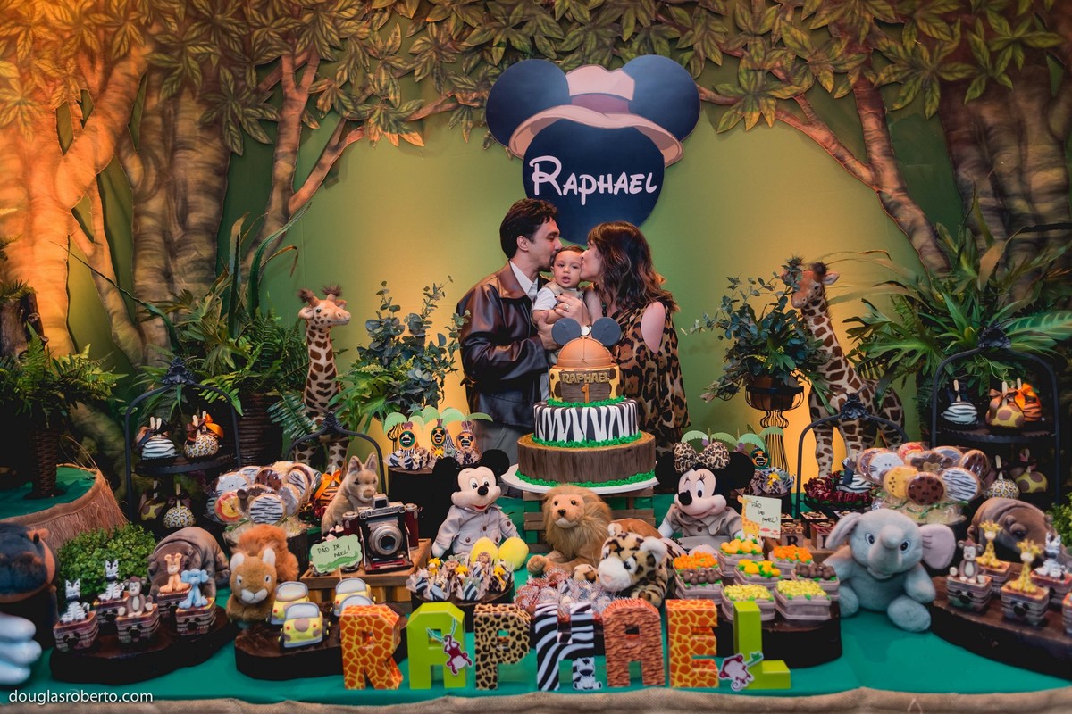 Festa Infantil Raphael Aniversário de 1 ano, realizado em Brasília-DF. Tema Safari