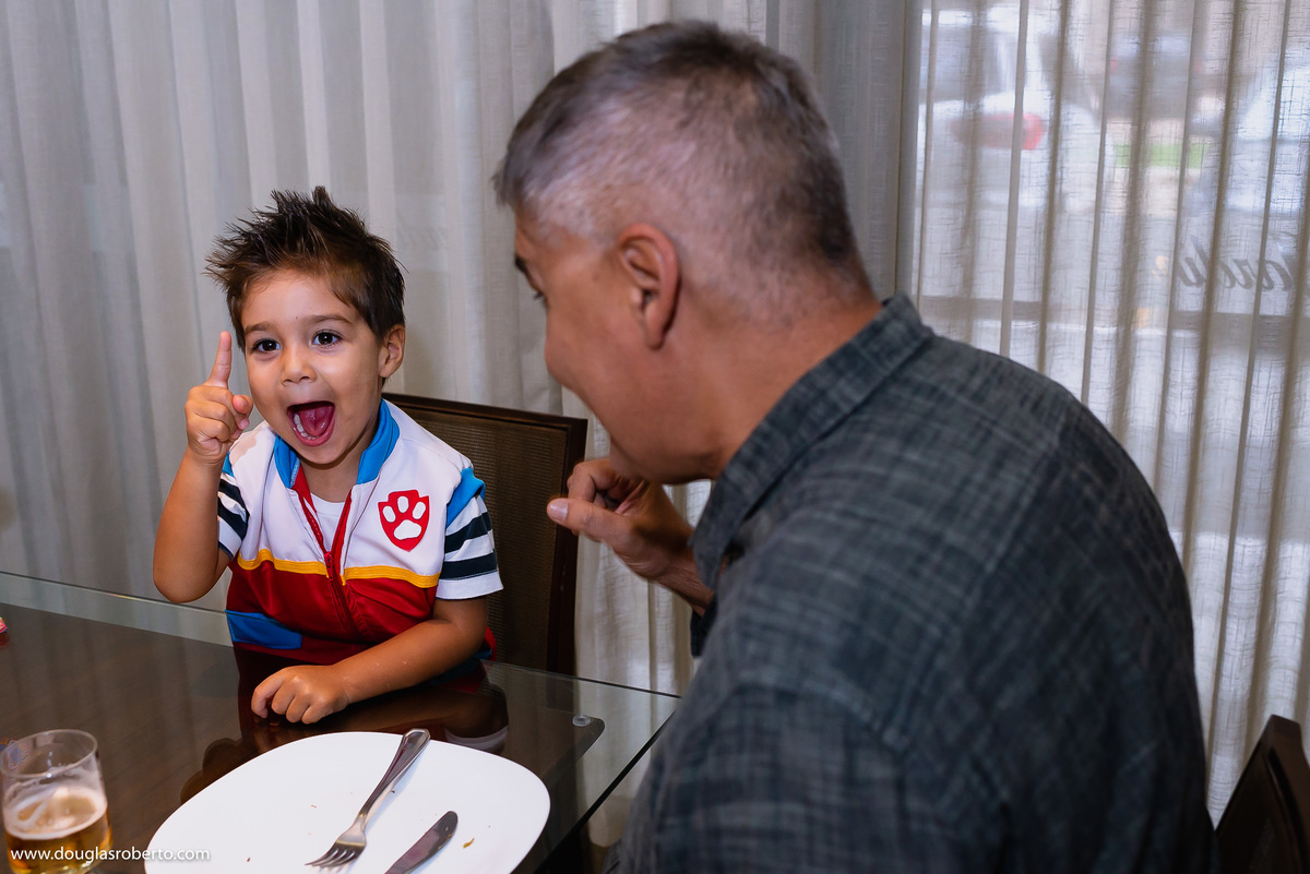 vô brincando com o neto