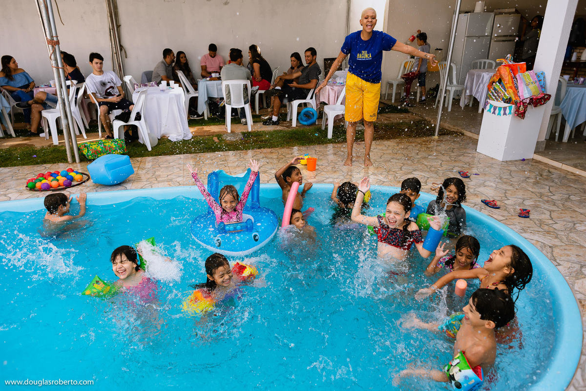 festa infantil na piscina