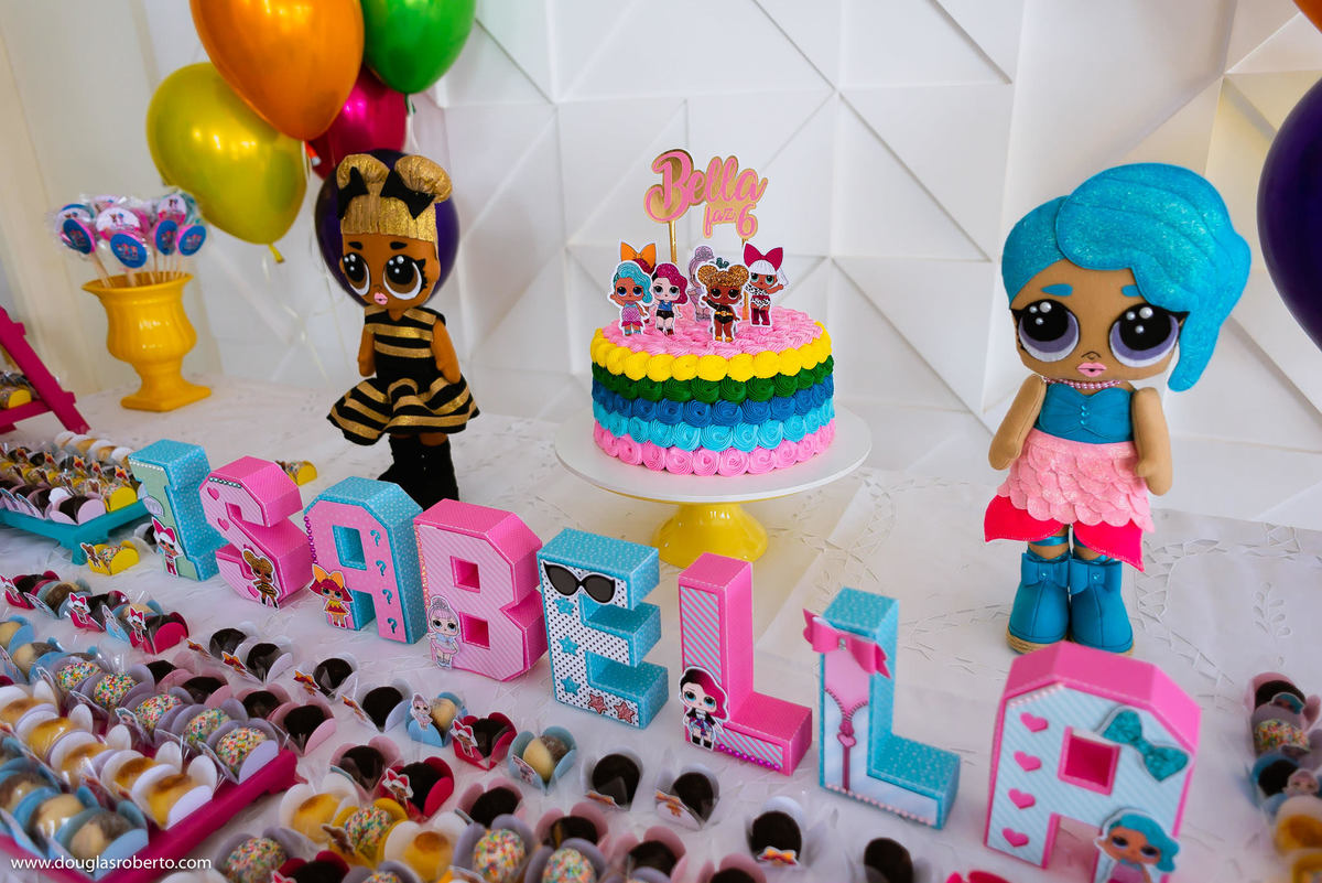 mesa de bolo de menina