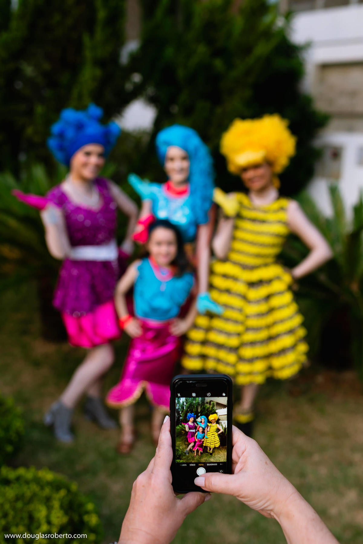 festa infantil com personagens