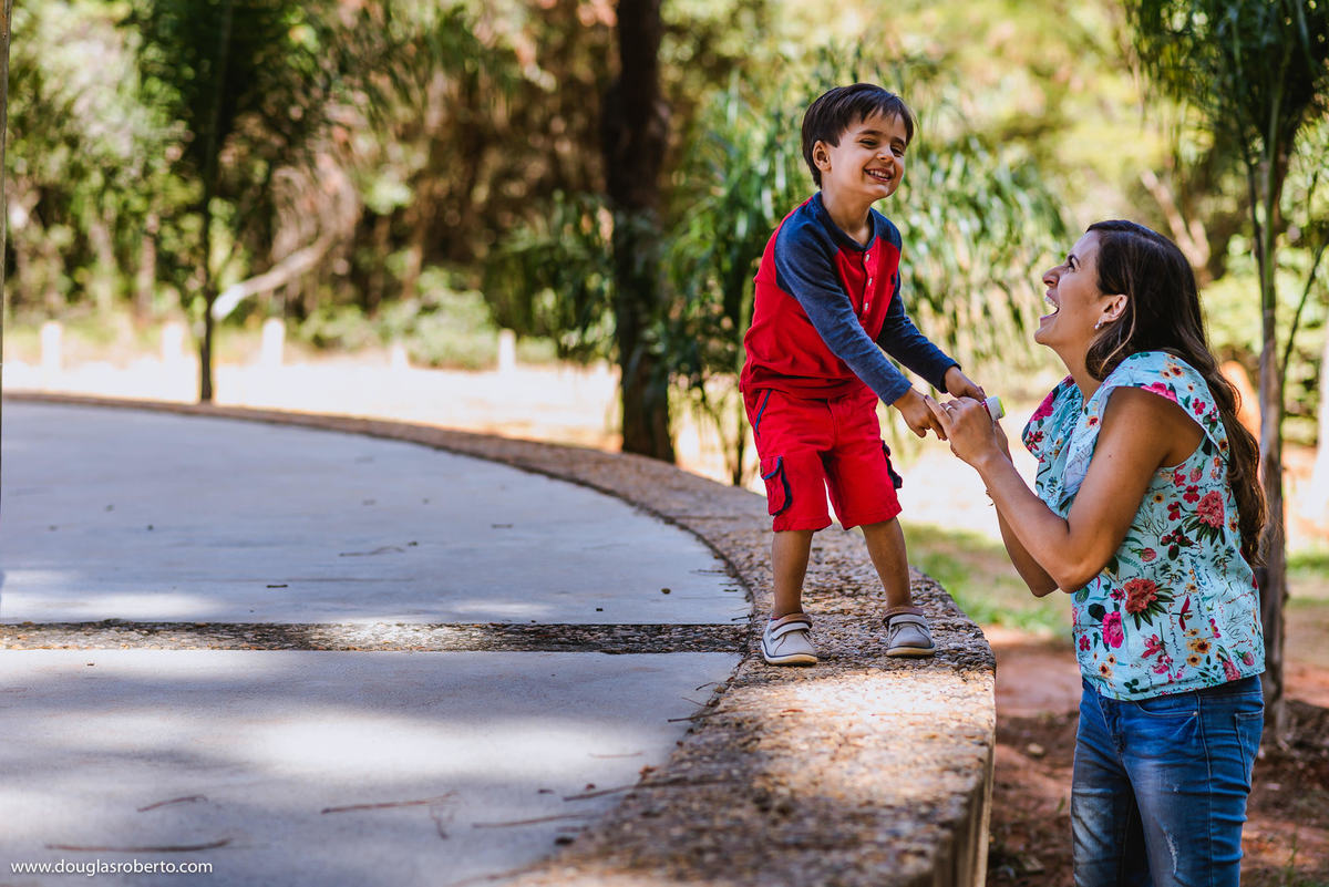 brincando com o filho