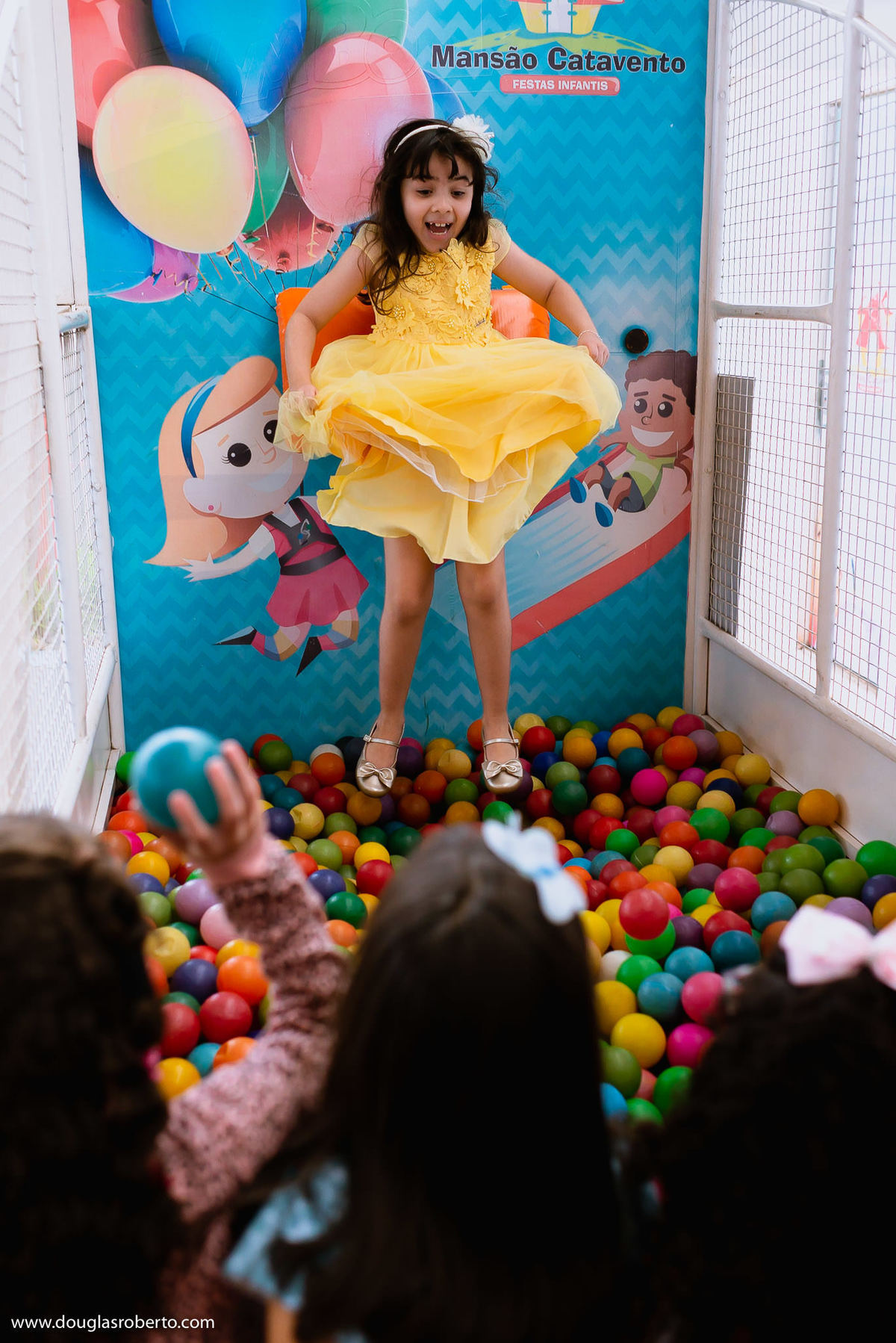 brincando no parque de diversão