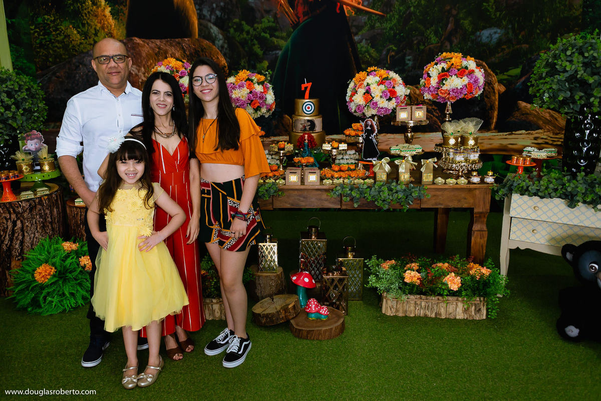 retrato de família em festa infantil