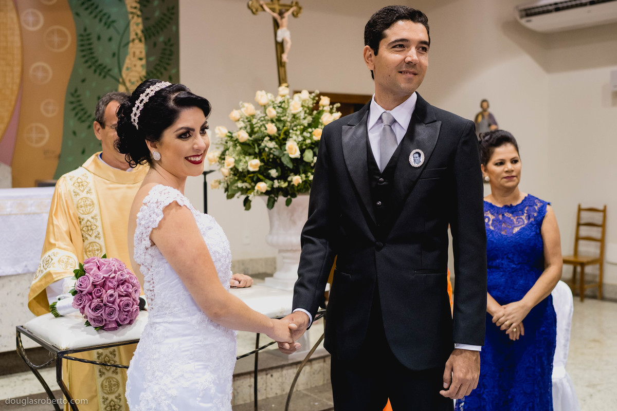 noivos esperando as alianças