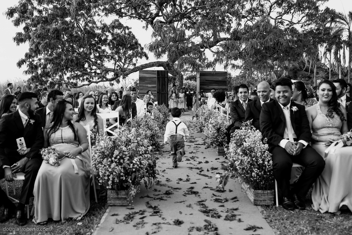 pajem do casamento correndo