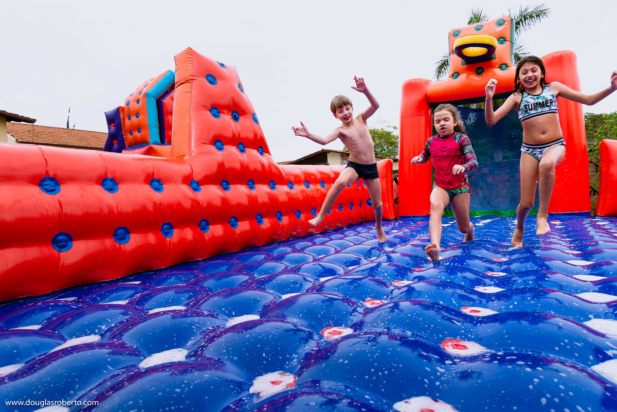 brinando no futebol de sabão