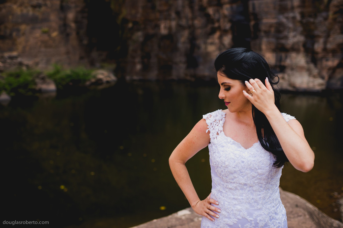 noiva na cachoeira