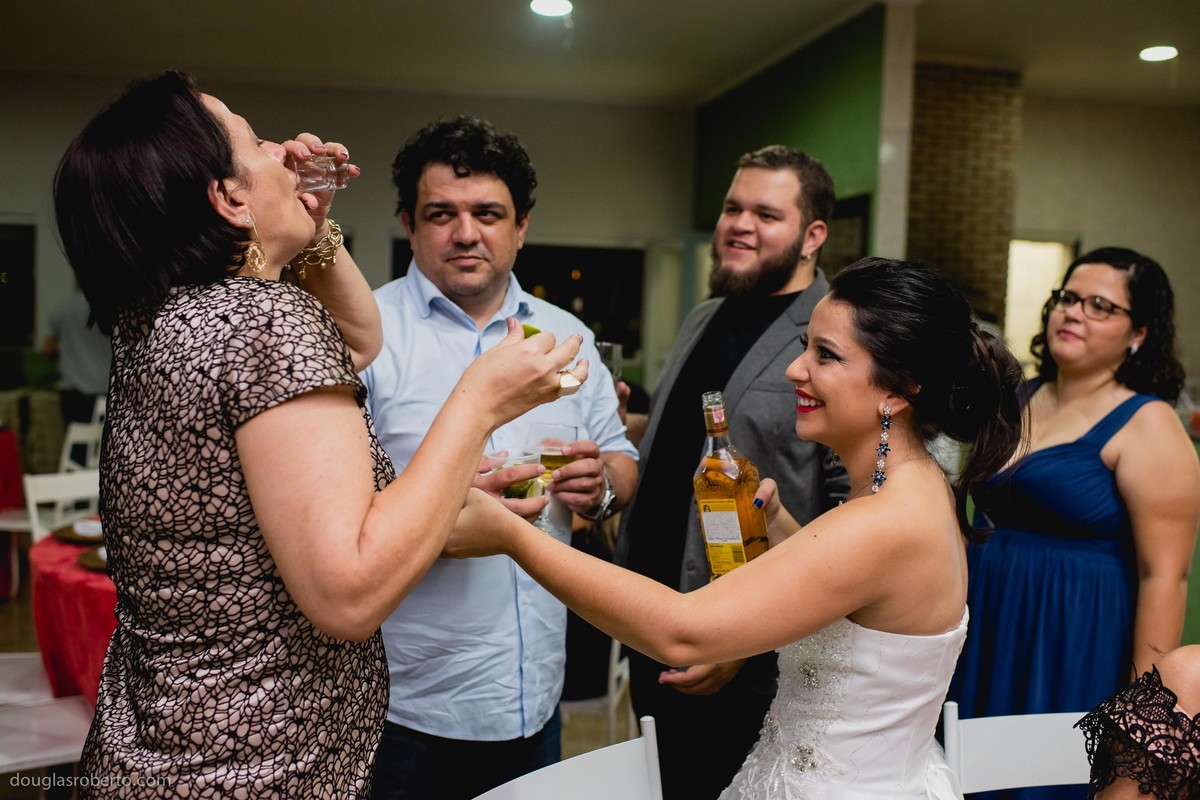 bebendo tequila