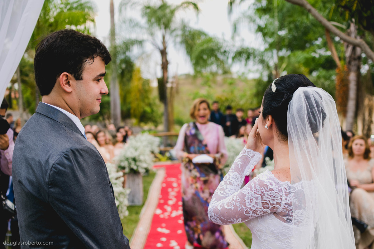 noivo chorando emocionada