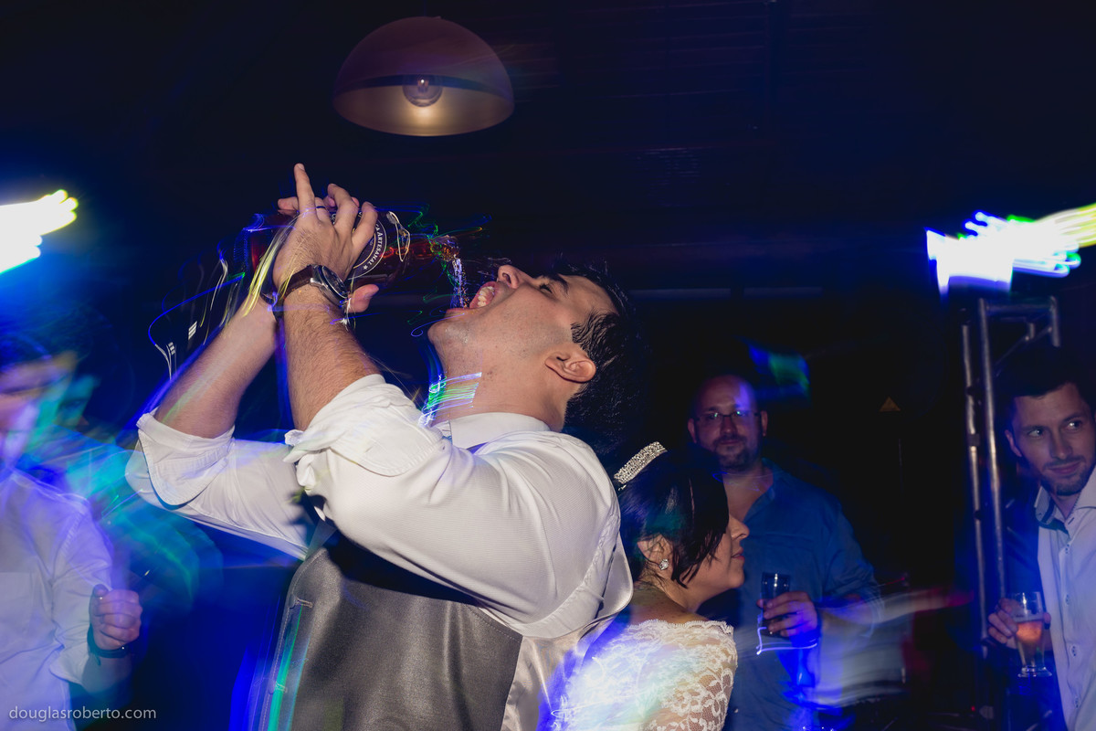 noivo bebendo tequila