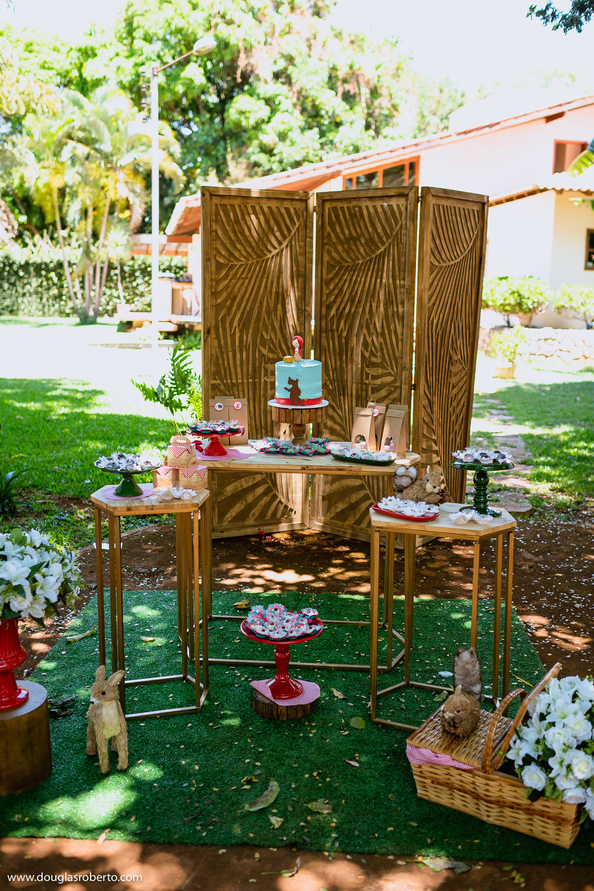 mesa do bolo de festa infantil