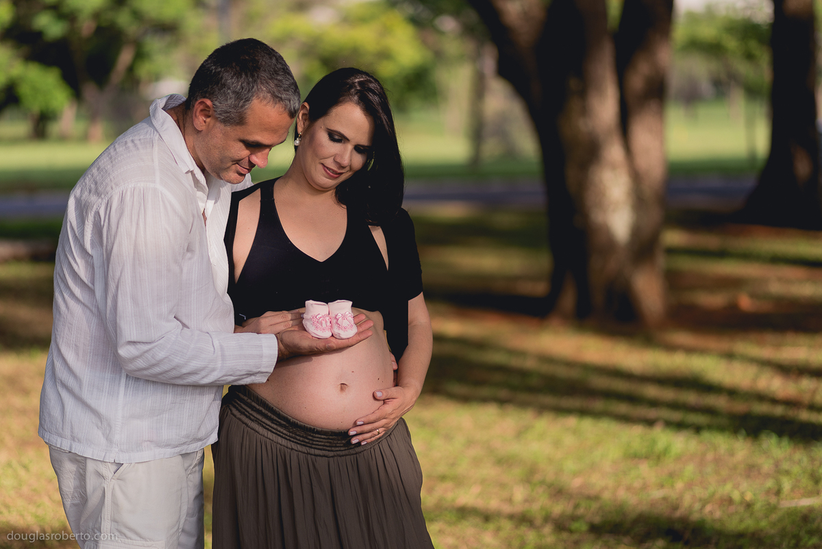 ensaio-de-gestante-fotos-de-gravida-fotografo-para-gestante-fotografo-de-brasilia-douglas-mendes-roberto-fotografo-de-familia-gestante-douglas-roberto-fotografia-fotos-de-familia-familia-crianca