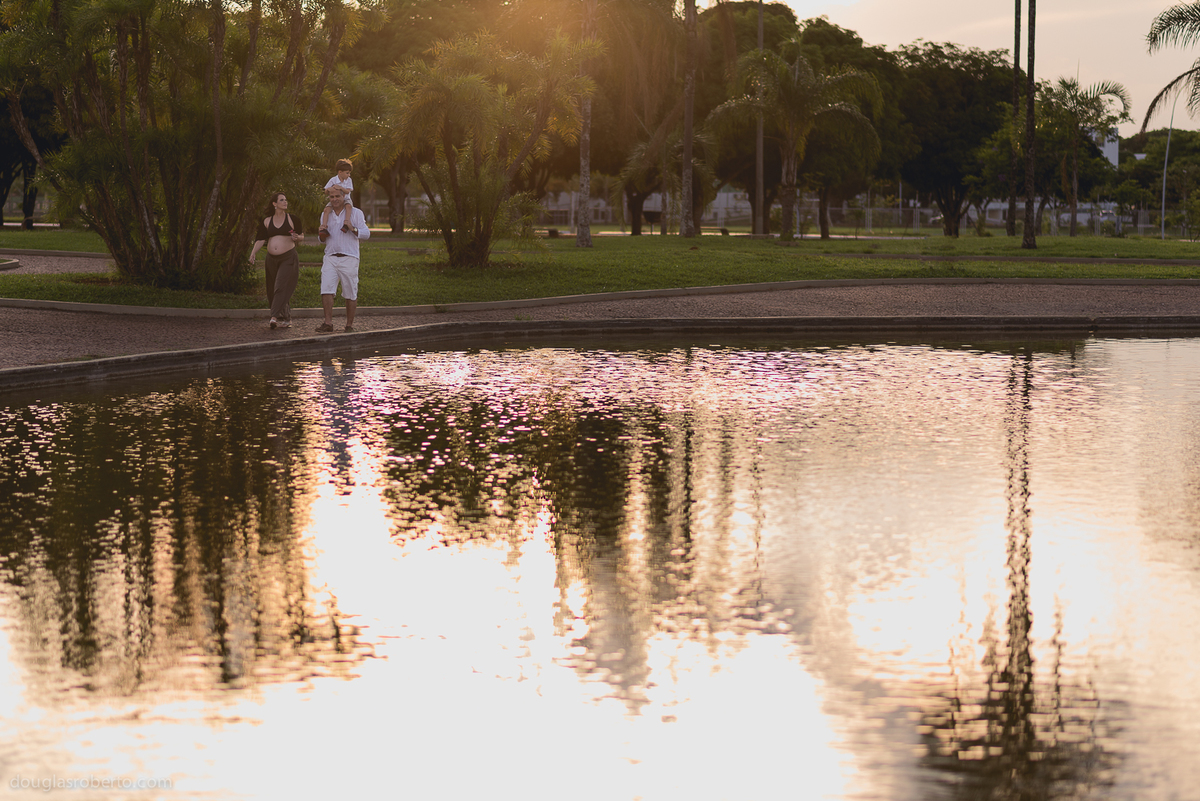 ensaio-de-gestante-fotos-de-gravida-fotografo-para-gestante-fotografo-de-brasilia-douglas-mendes-roberto-fotografo-de-familia-gestante-douglas-roberto-fotografia-fotos-de-familia-familia-crianca