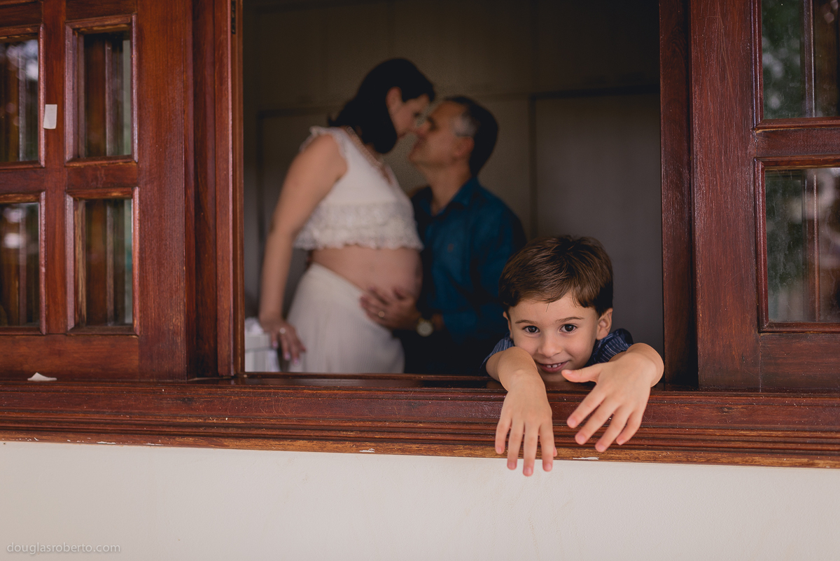 ensaio-de-gestante-fotos-de-gravida-fotografo-para-gestante-fotografo-de-brasilia-douglas-mendes-roberto-fotografo-de-familia-gestante-douglas-roberto-fotografia-fotos-de-familia-familia-crianca