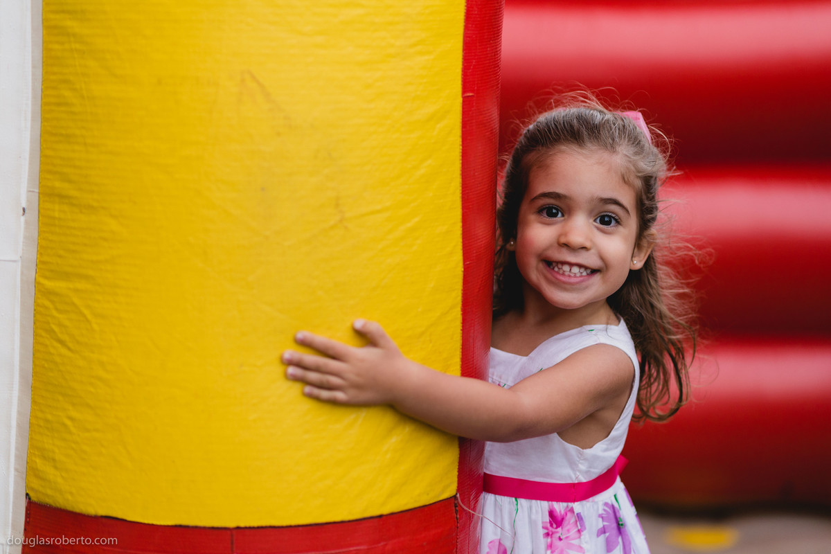 menina sorrindomçae