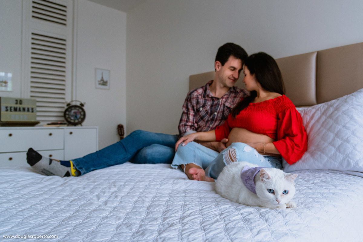 ensaio gestante no quarto